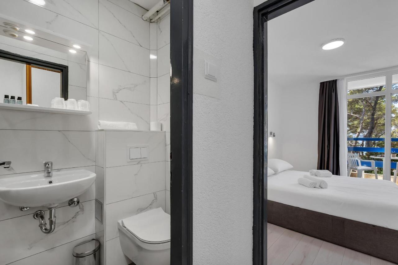 Hotel Alem Baska Voda Bagian luar foto