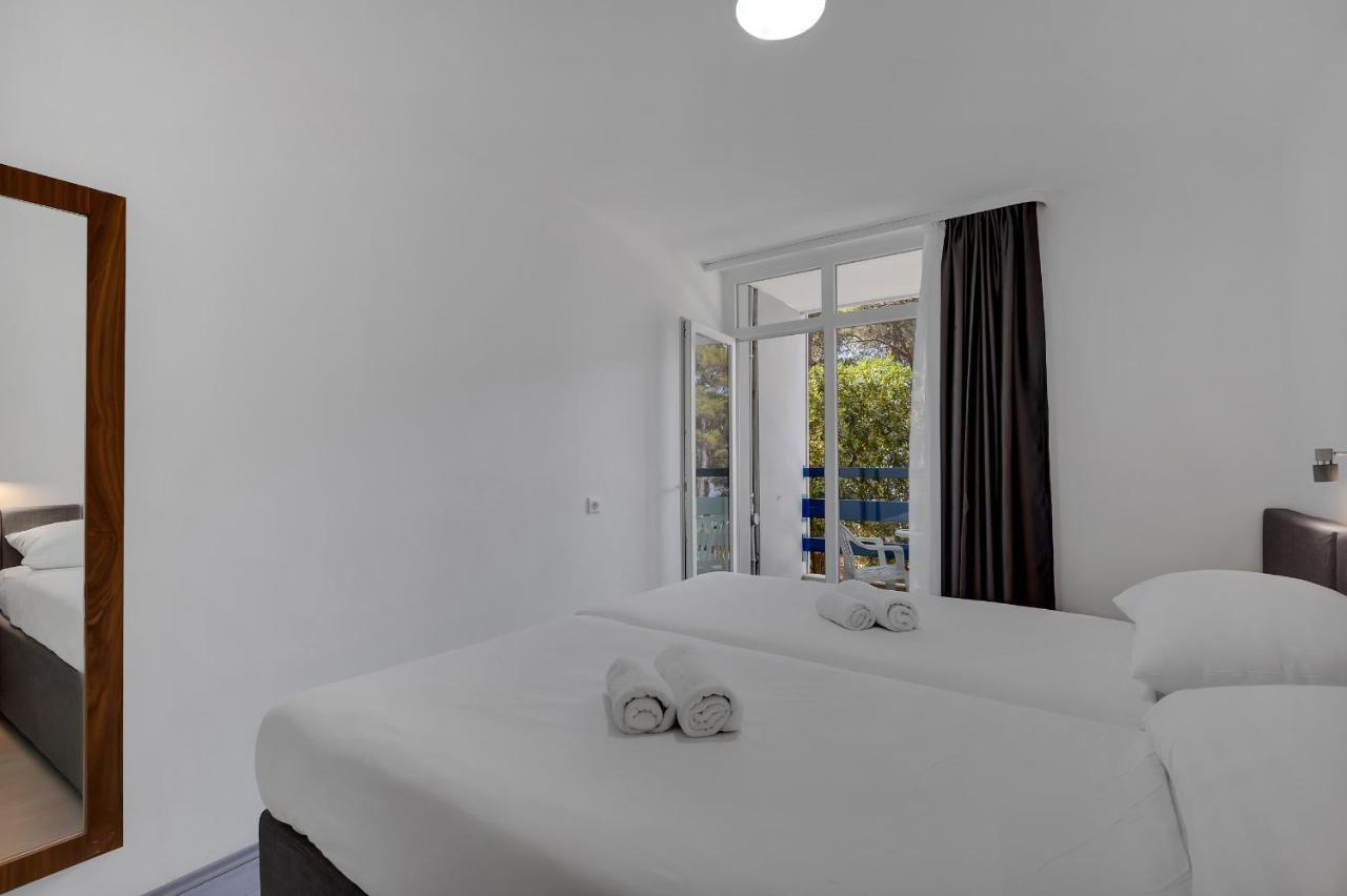 Hotel Alem Baska Voda Bagian luar foto
