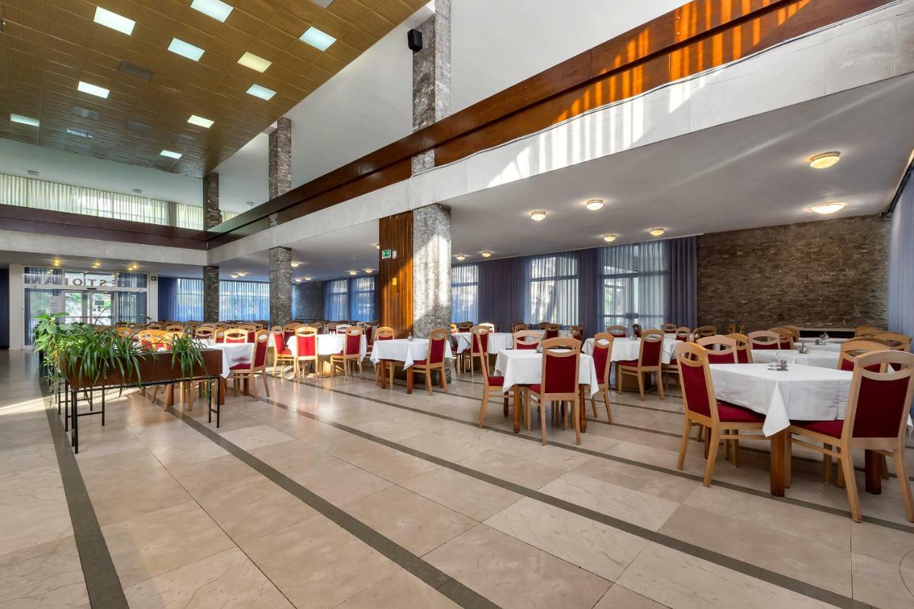 Hotel Alem Baska Voda Bagian luar foto