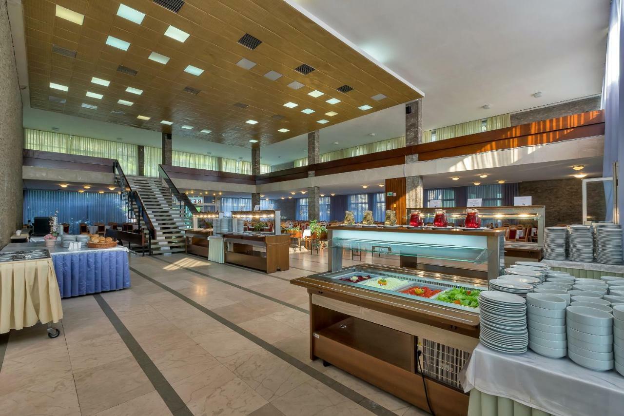 Hotel Alem Baska Voda Bagian luar foto