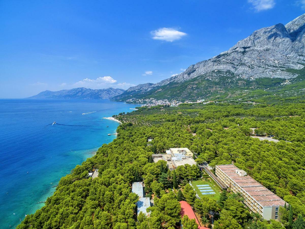 Hotel Alem Baska Voda Bagian luar foto